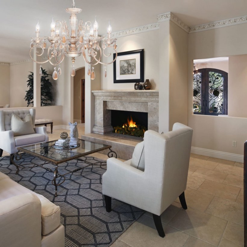 Гостиная с камином