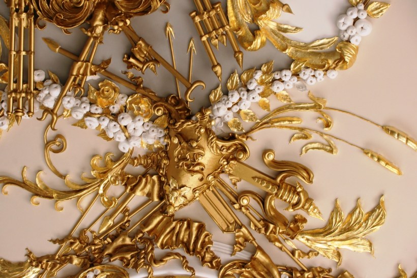 Золочение лепнины сусальным золотом