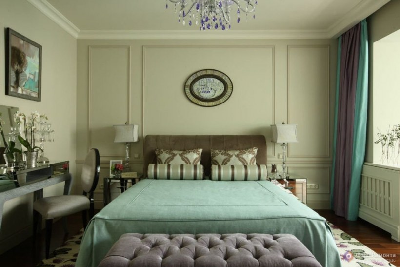 Гостиная в бежево изумрудных тонах