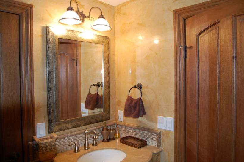 Декоративная отделка стен в ванной комнате