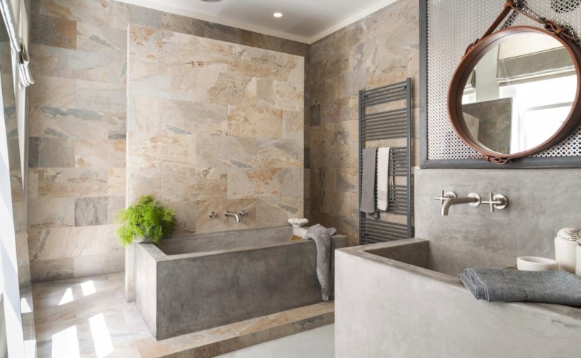 Интерьер ванной в бетоне