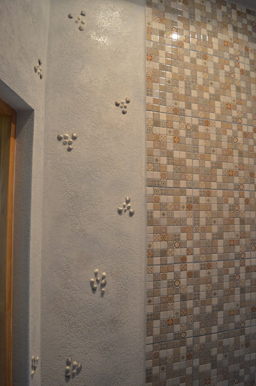 Мозаичная штукатурка в санузле
