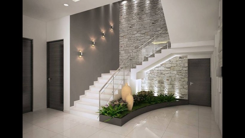 Интерьер холла с лестницей