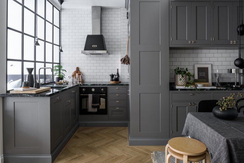 Кухня в современном стиле бежевая с деревом