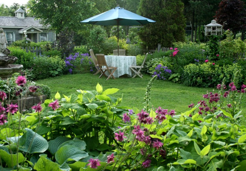 Уголок сада