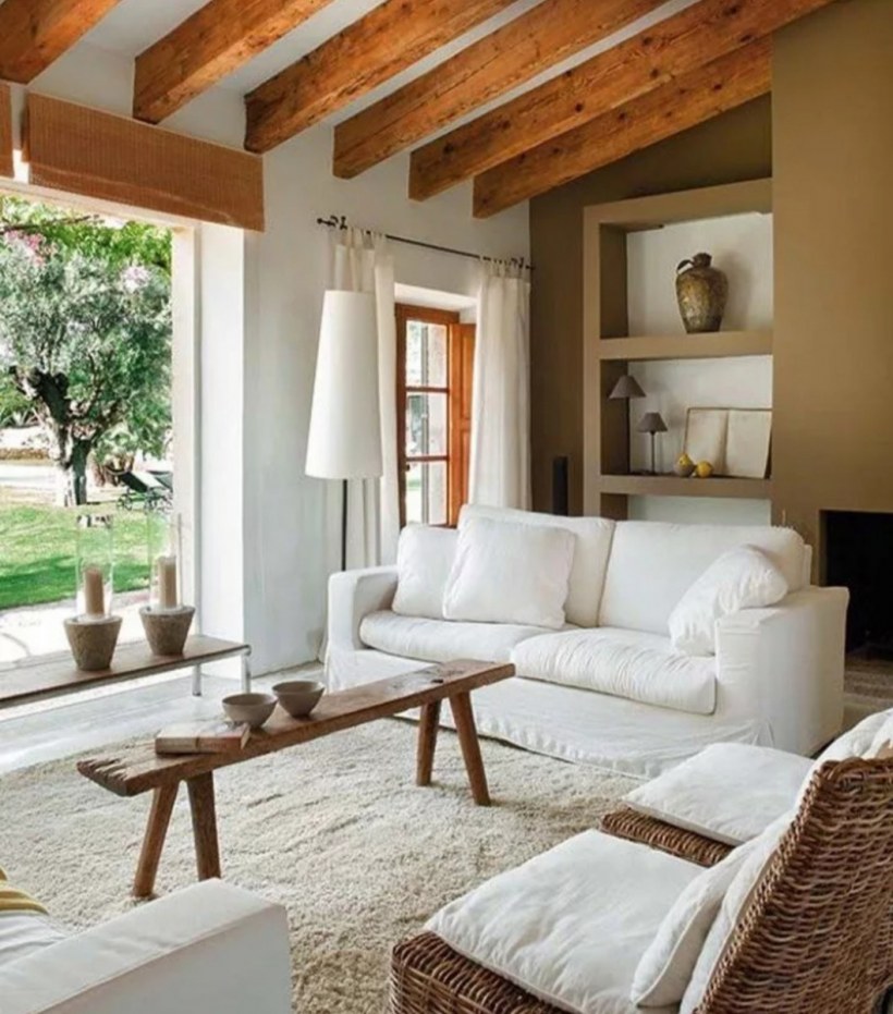 Деревянный потолок в интерьере