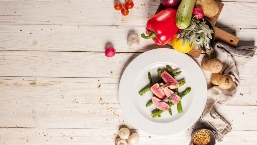 Еда на столе вид сверху