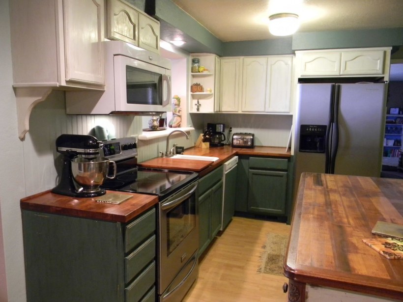 Кухня цвета хаки в квартире