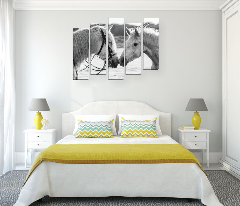 Обои с розами в спальне