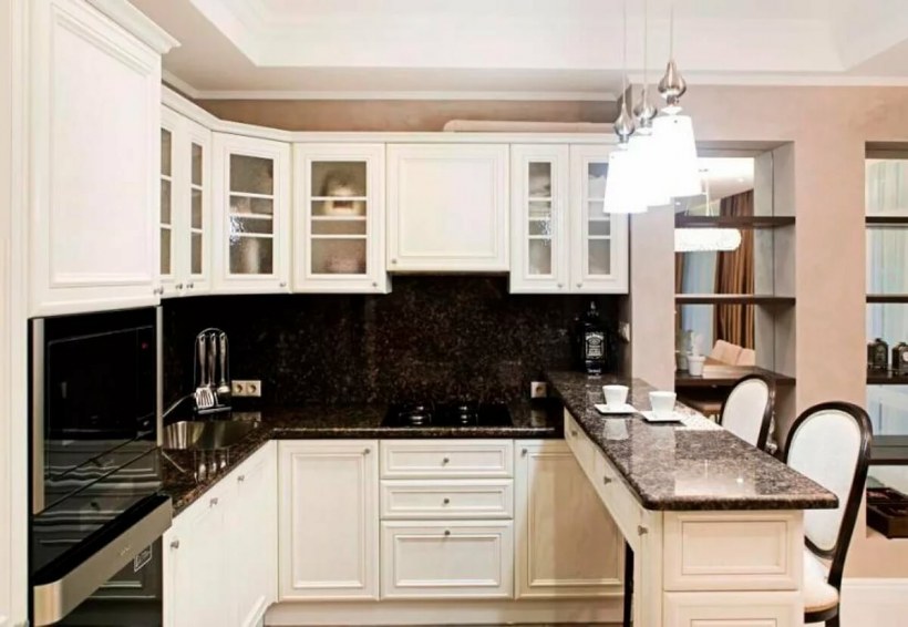 Кухня Неоклассика белая угловая