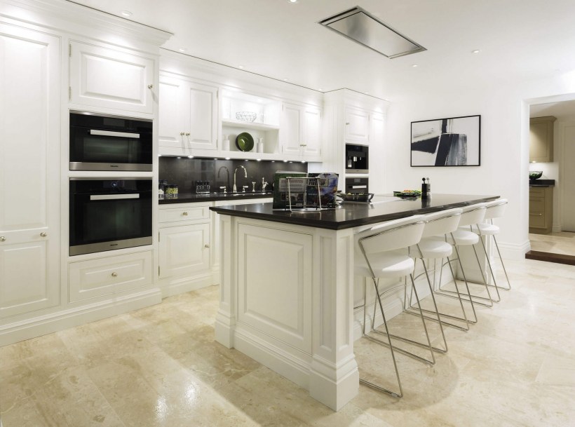 Кухня Неоклассика с островом