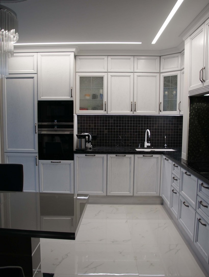 Белая кухня Неоклассика Неоклассика белая кухня