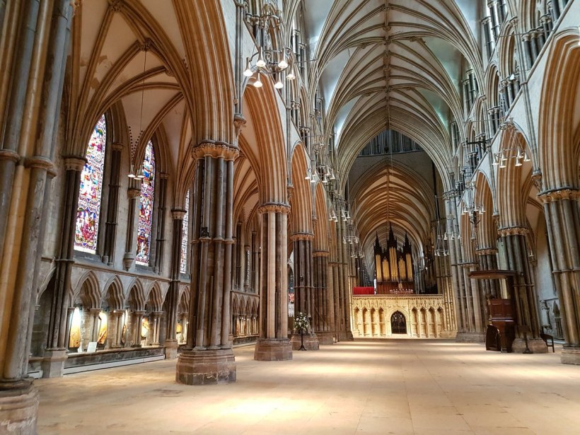 Линкольнский собор интерьер
