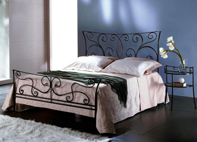 Кованая мебель кровать