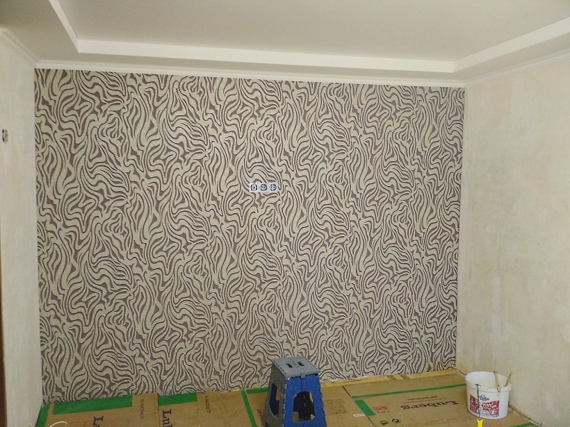 Интересные варианты поклейки обоев