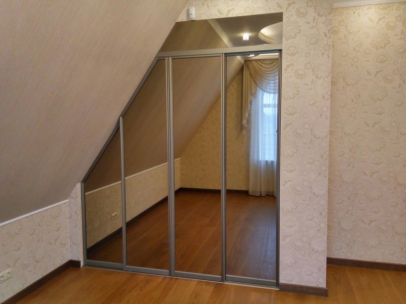 Детская мебель в мансарде