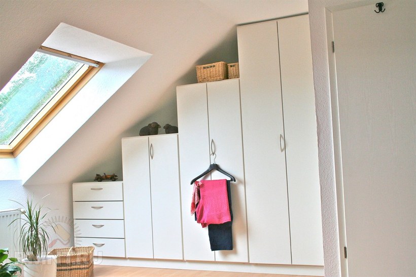 Шкаф на мансарде