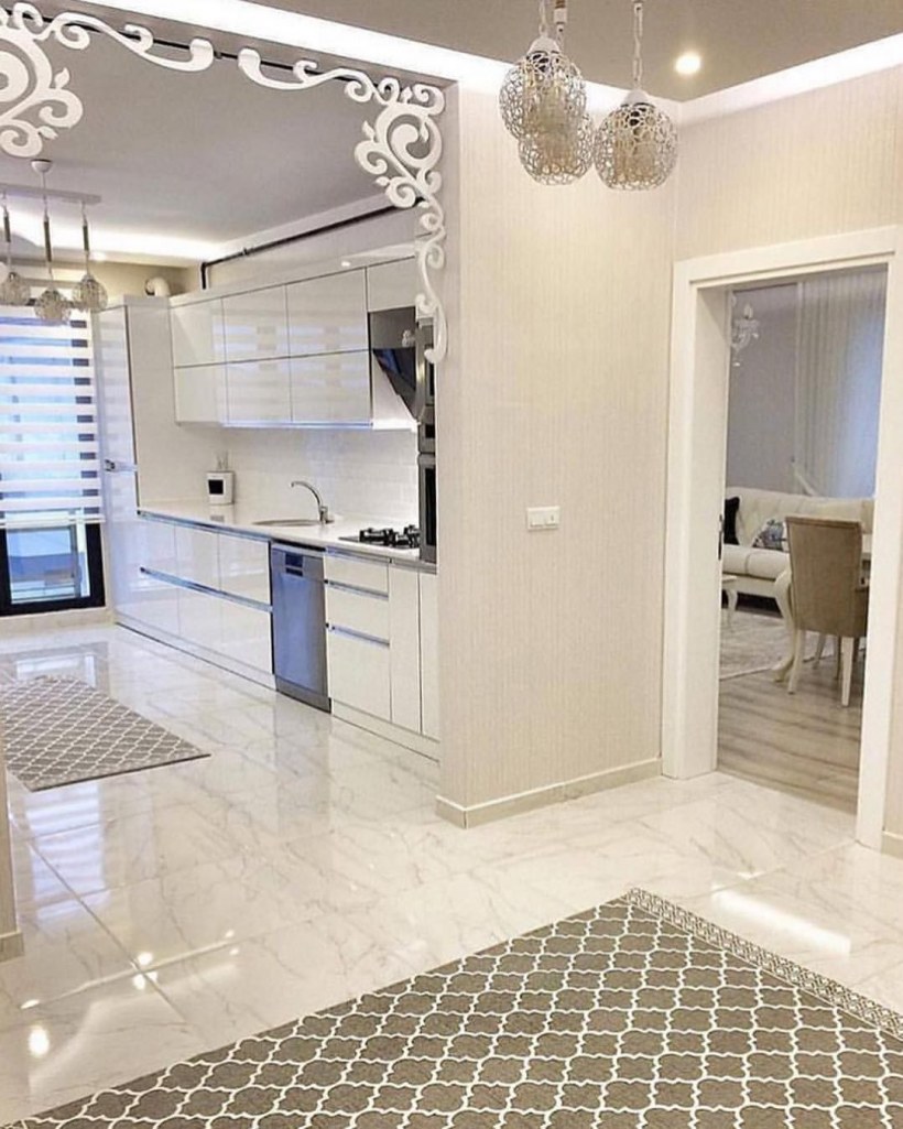 Кухня гостиная в светлых тонах