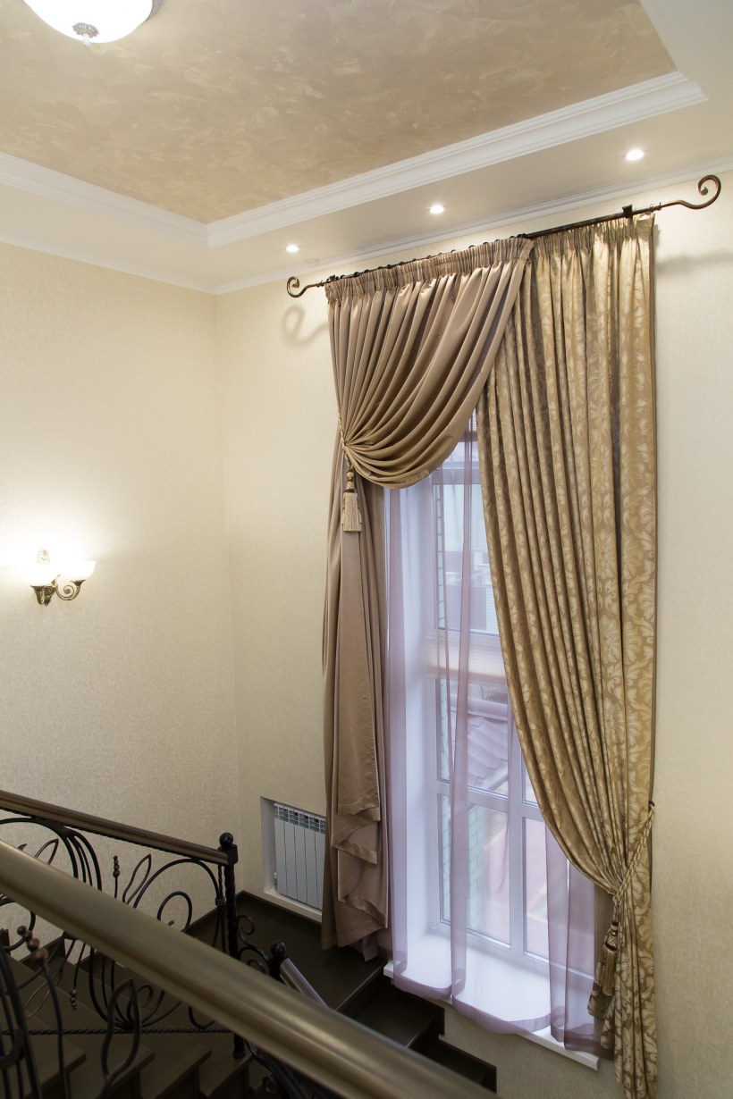 Шторы Кошкин дом на кухню с арочкой