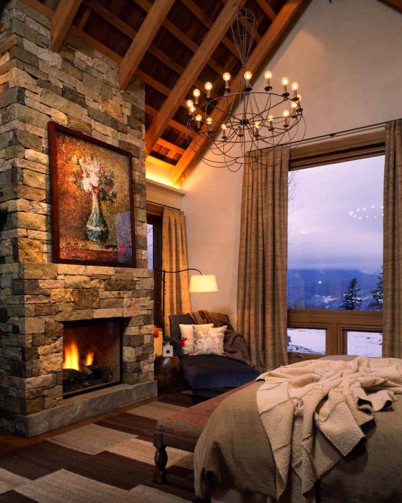 Комната с камином