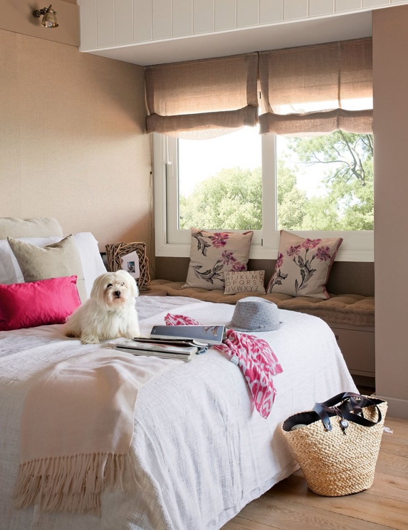 Небольшая уютная спальня