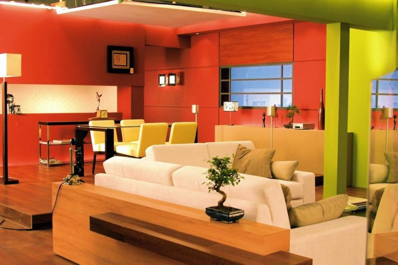 Гостиная оранжево-красная