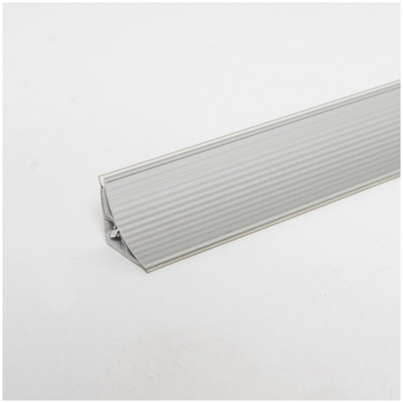 Плинтус алюминиевый треугольный l 3м серебро
