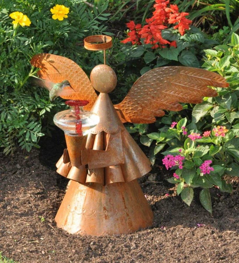 Интересные поделки для сада