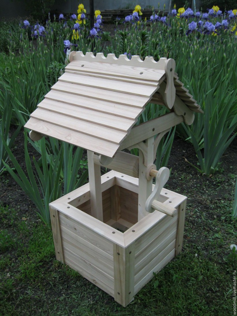 Колодец декоративный для сада