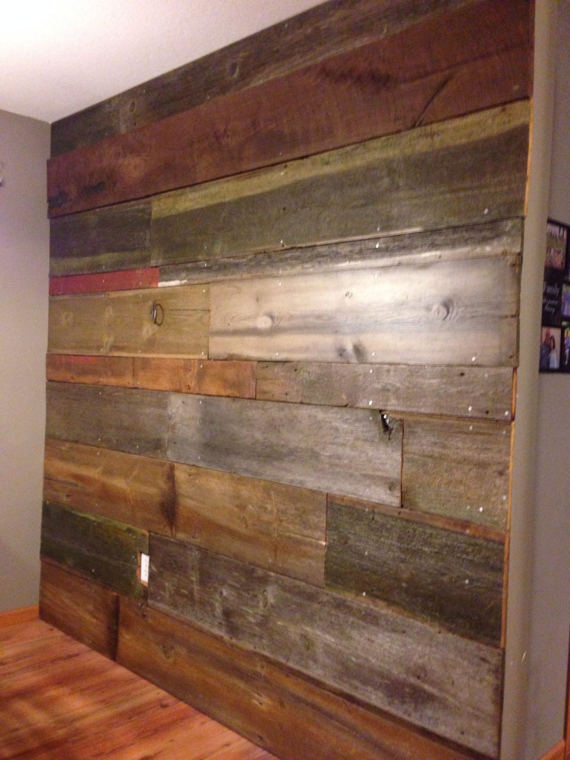 Отделка стен деревом под старину