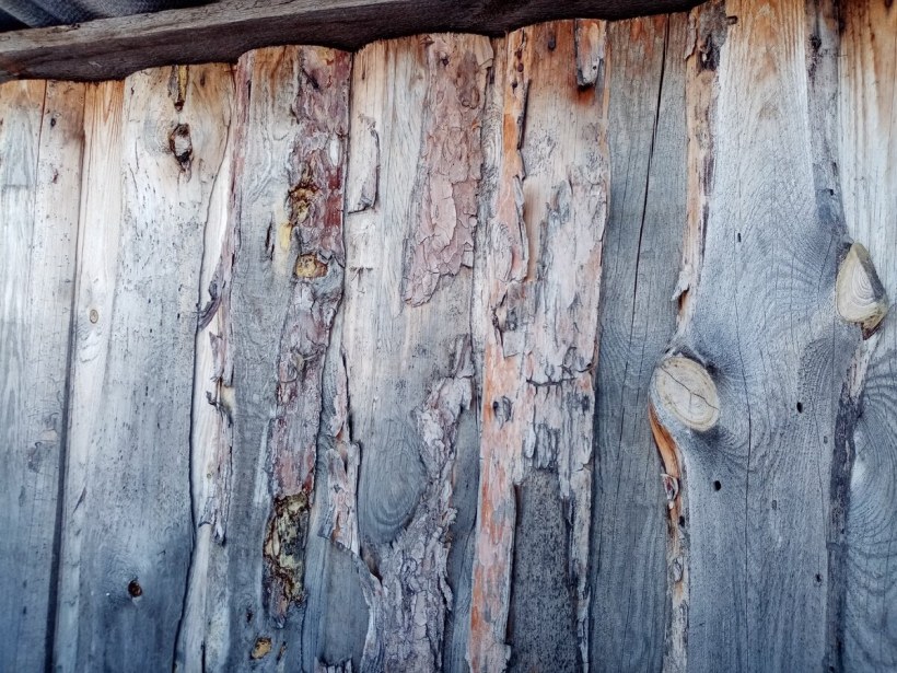 Стенка из горбыля