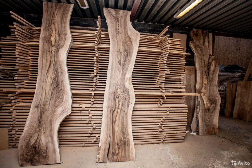 Необрезные доски в интерьере