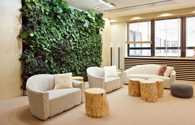 Экостиль в интерьере гостиной