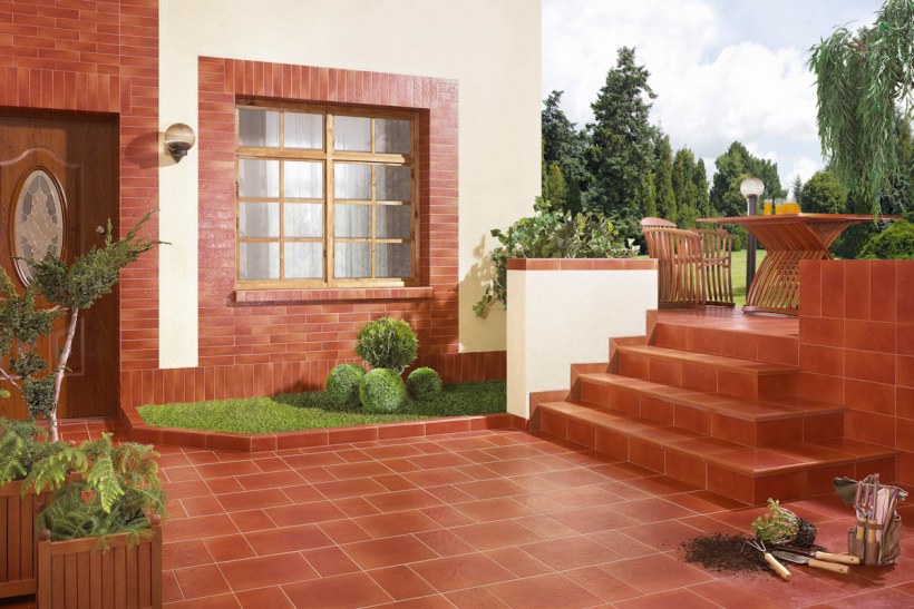 Мастер укладки плитки