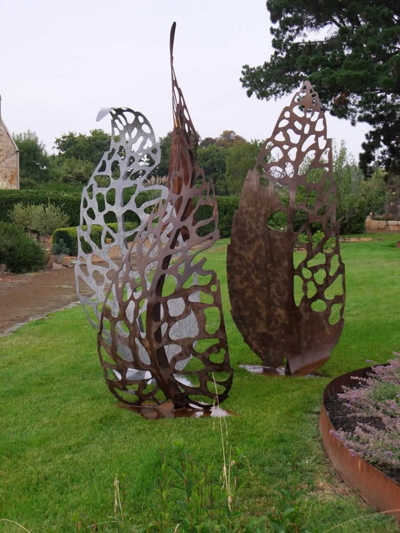 Садовый декор из металла