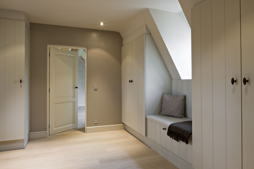 Дверь на мансарду