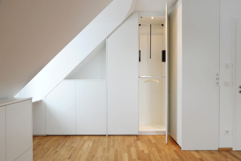 Дверь на мансарду