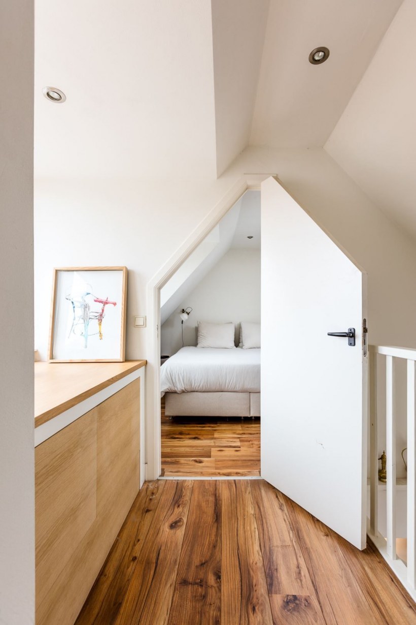 Дверь на мансарду