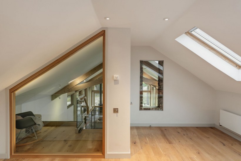 Дверь на мансарду