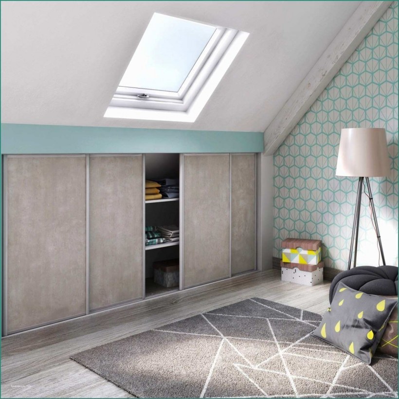 Шкаф купе в мансарде