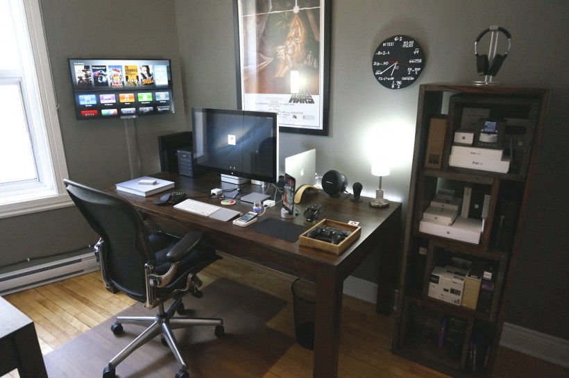 Компьютерный стол программиста