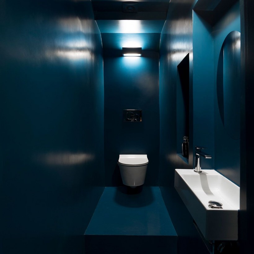 Туалет в синем цвете