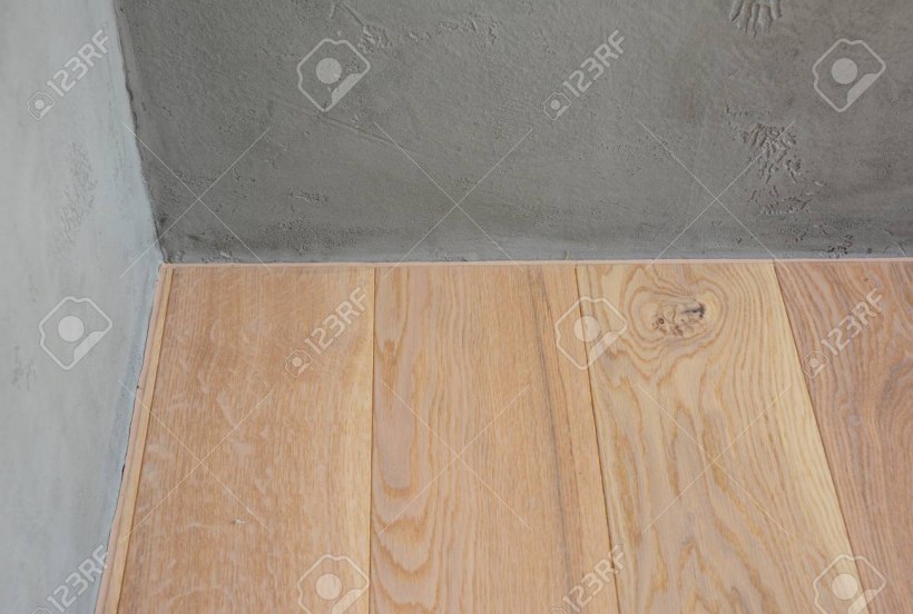 Пробковый порожек вместо плинтуса