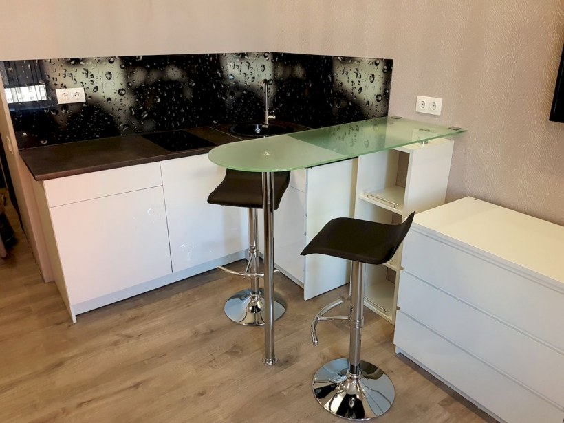 Стеклянная барная стойка