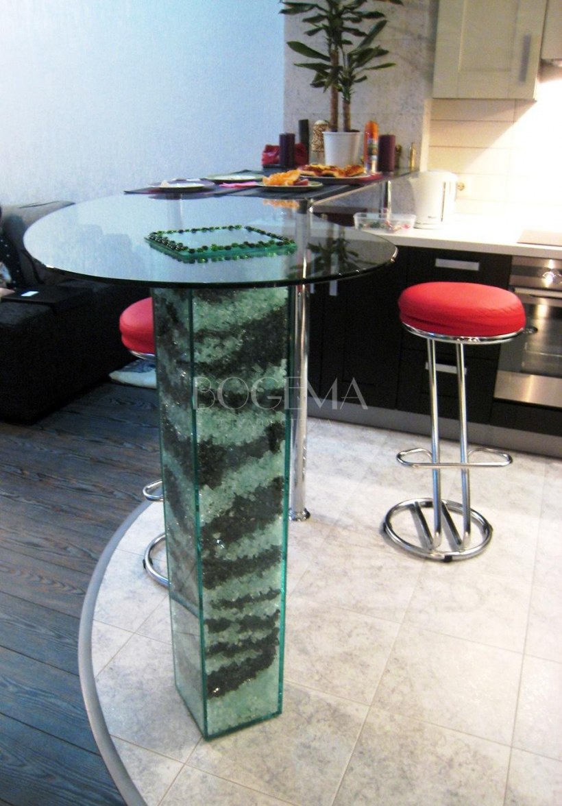 Остекленная барная стойка