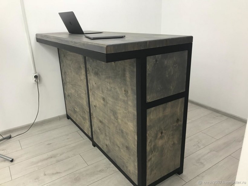 Деревянная барная стойка