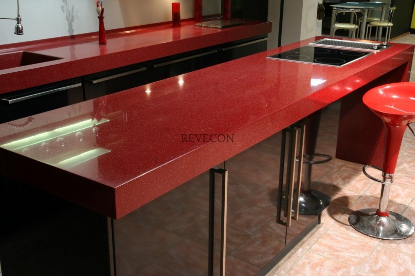 Кухонный остров из камня