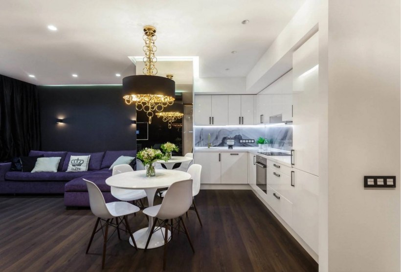 Шикарное освещение совмещённой кухни в квартире