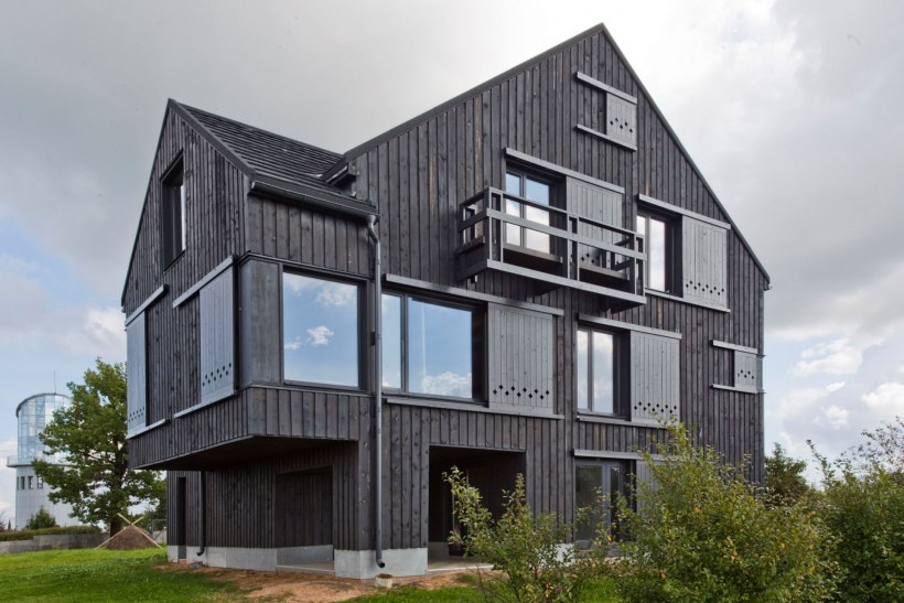 Черные дома