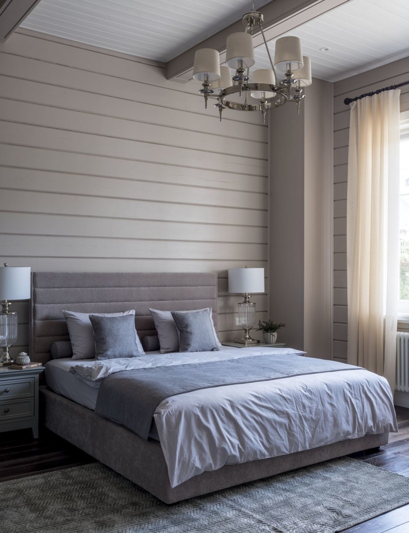 Спальня в деревянном доме